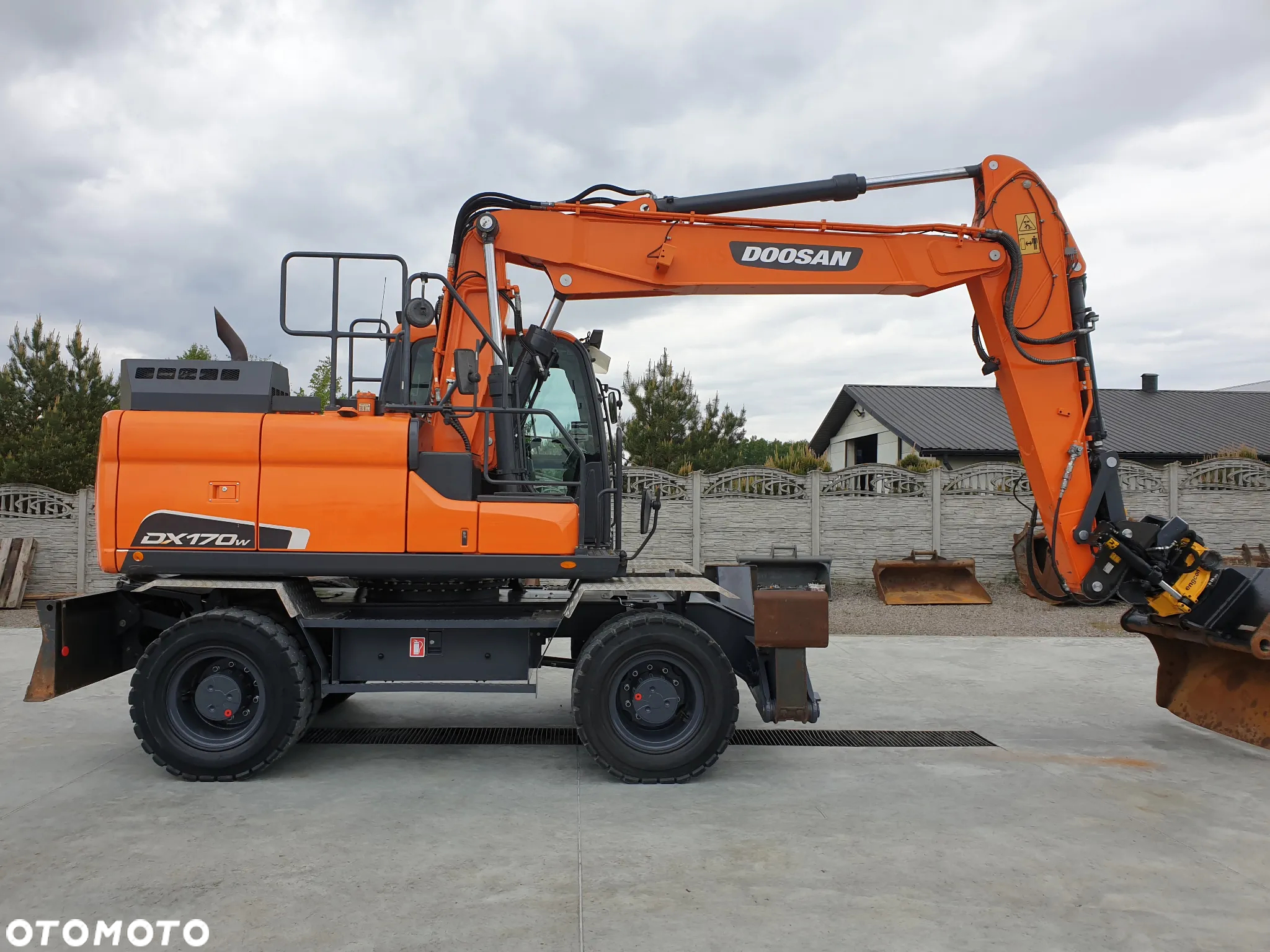 Doosan DX 170 W SPROWADZONY/ROTOTILT PIĘKNY STAN - 5