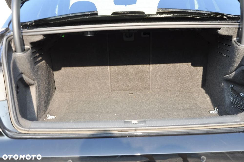 Audi A4 Limousine - 36