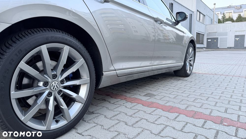 Volkswagen Passat - 25