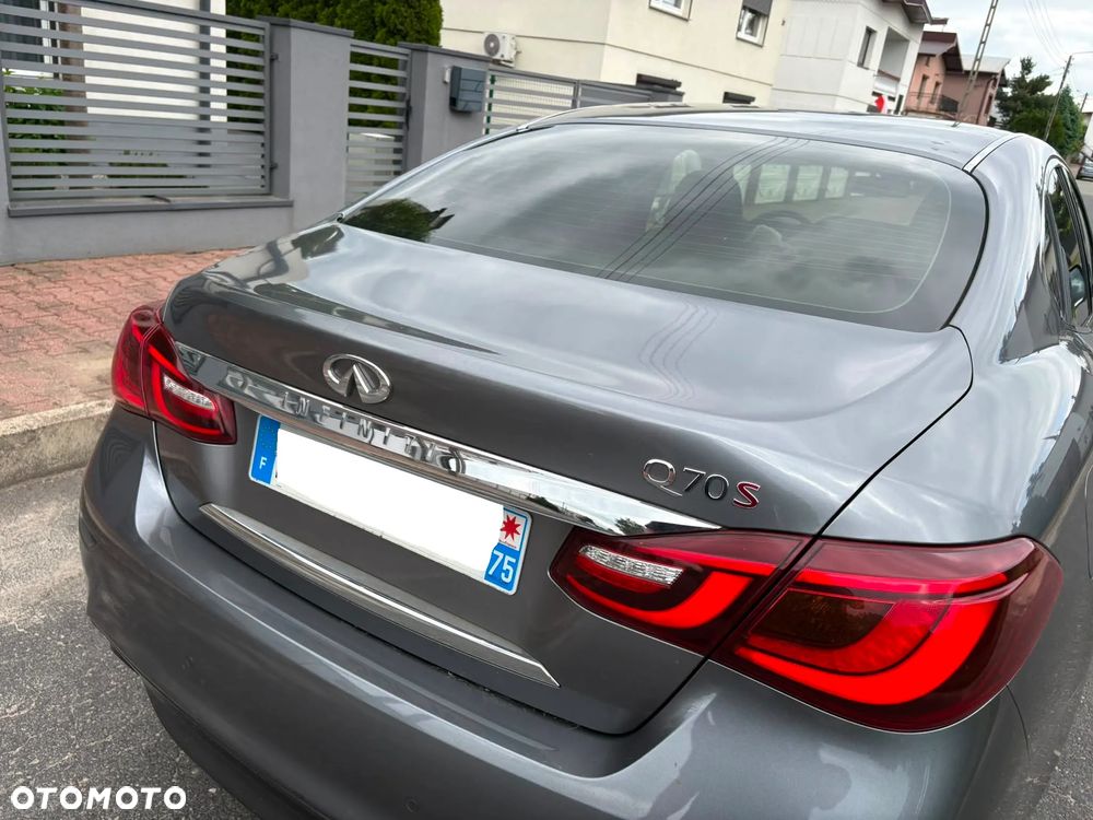 Infiniti Q70 2.2d Premium Executive - 23