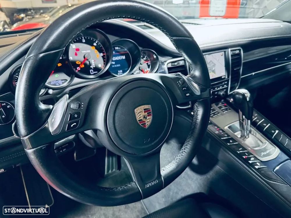 Porsche Panamera - 26