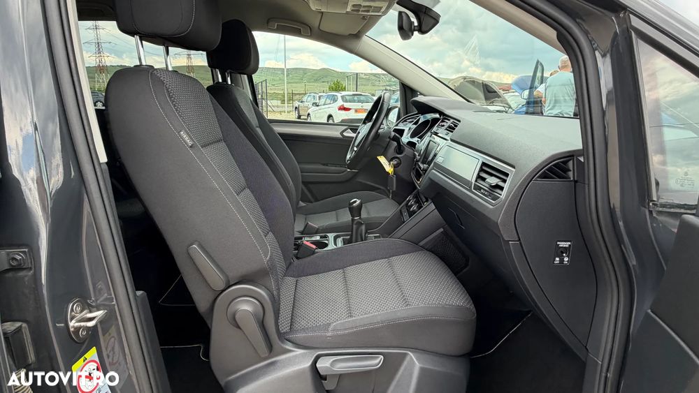 Volkswagen Touran 2.0 TDI Highline - 18