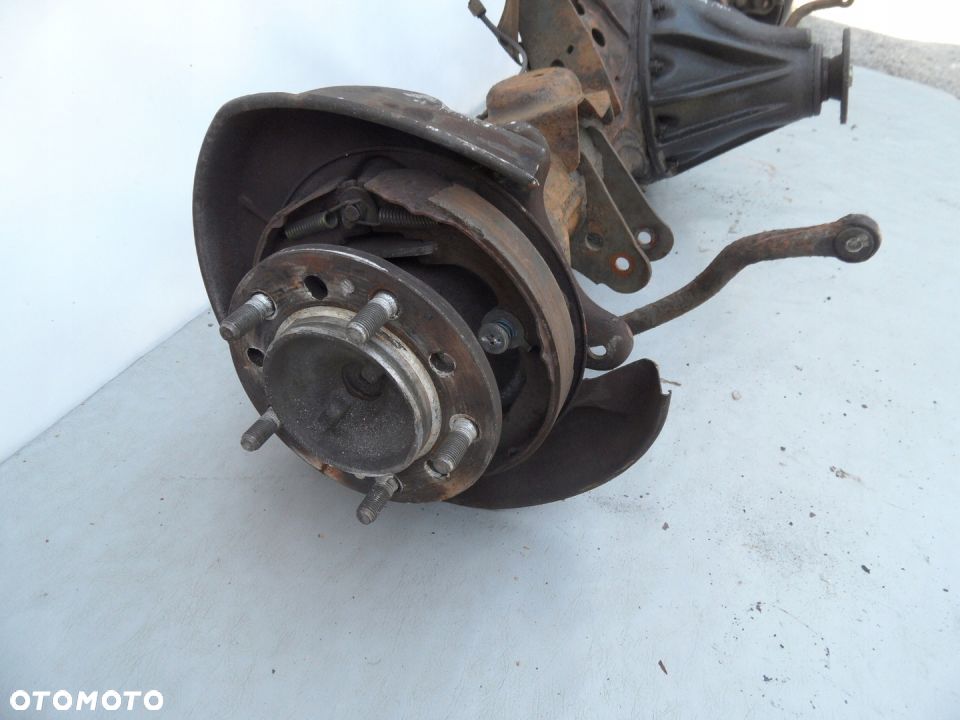 MOST TYŁ TYLNY TYŁ TOYOTA LAND CRUISER 100 4.30 - 4