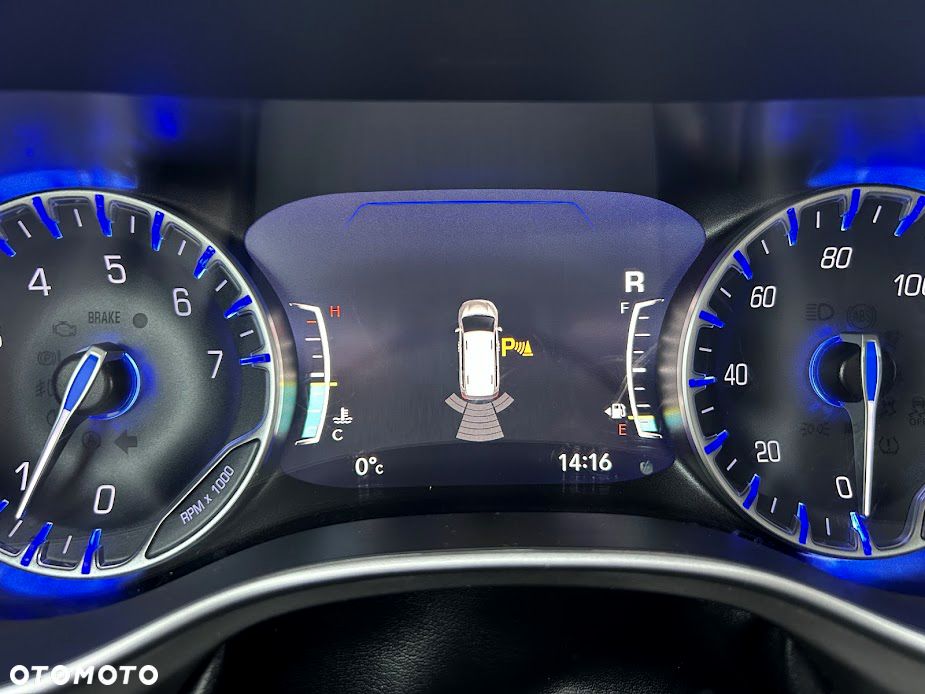 Chrysler Pacifica - 27