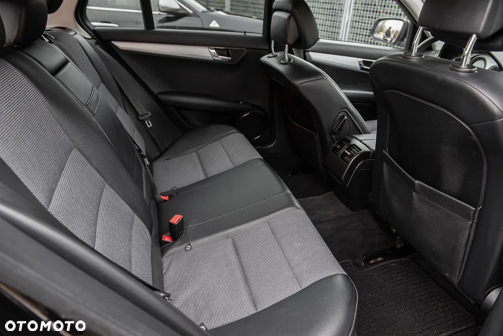 Mercedes-Benz Klasa C 200 CDI DPF Avantgarde - 27