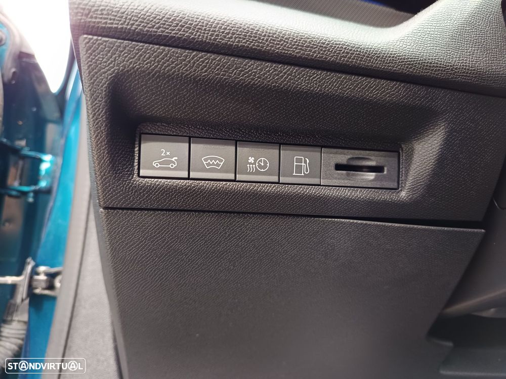 Peugeot 408 180 e-EAT8 GT - 44