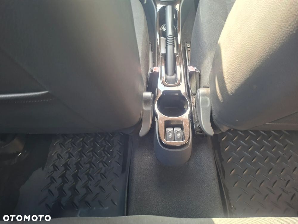 Dacia Duster 1.6 Laureate - 10