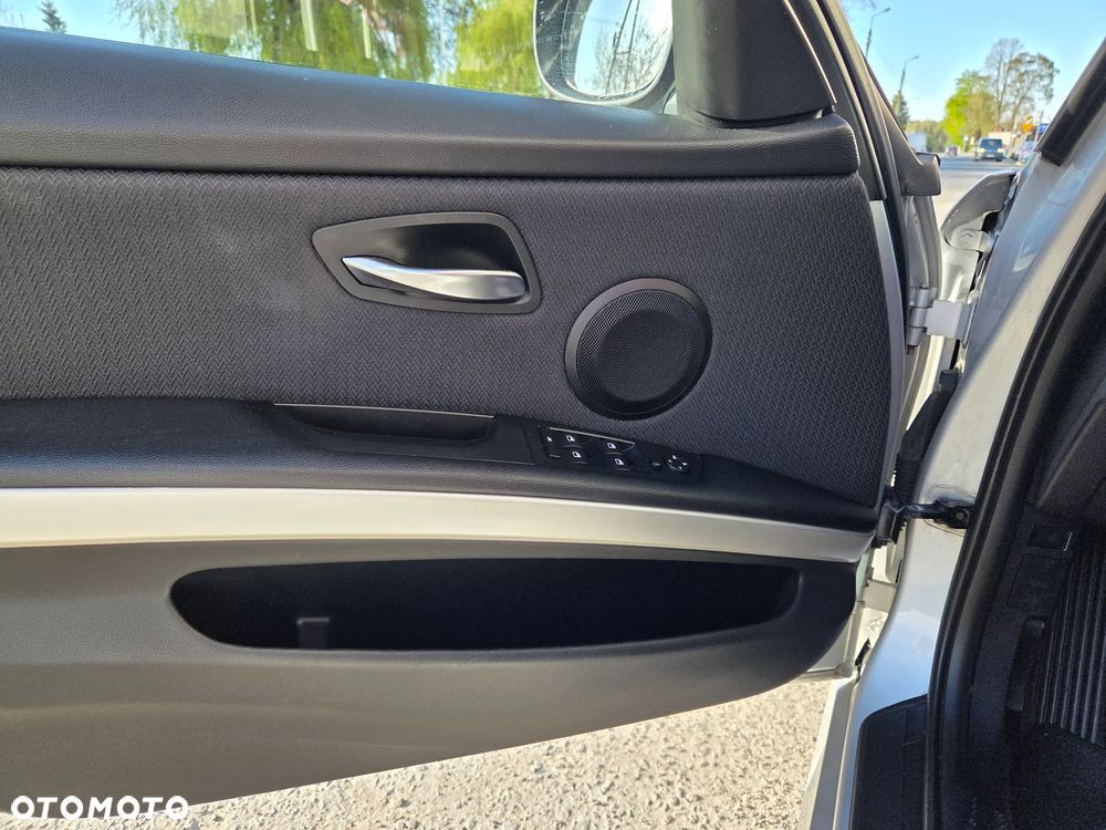 BMW Seria 3 318d DPF - 14