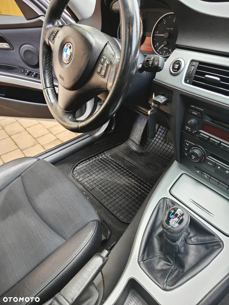 BMW Seria 3 320d - 24