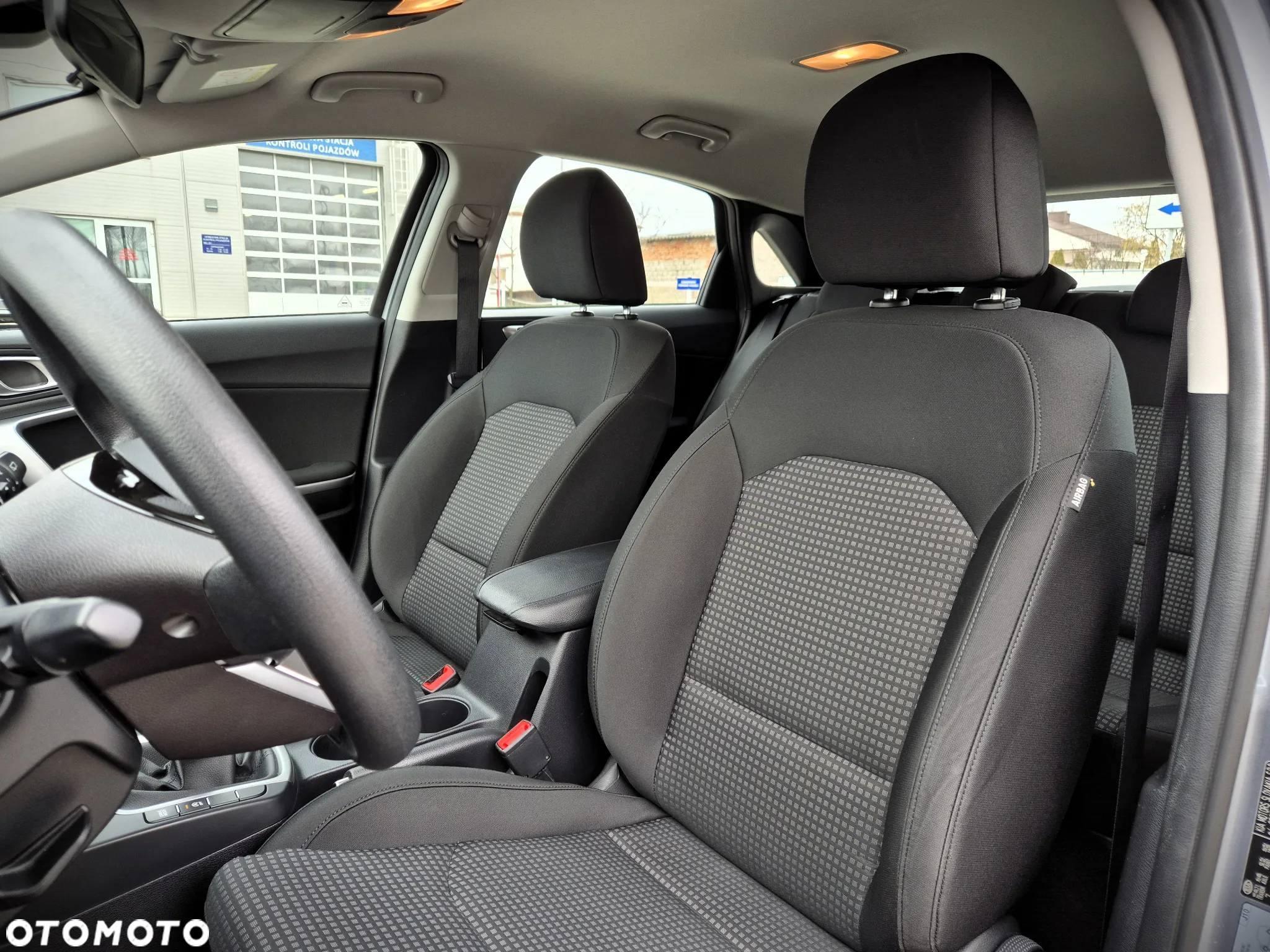 Kia Ceed 1.6 CRDi mHEV S - 12