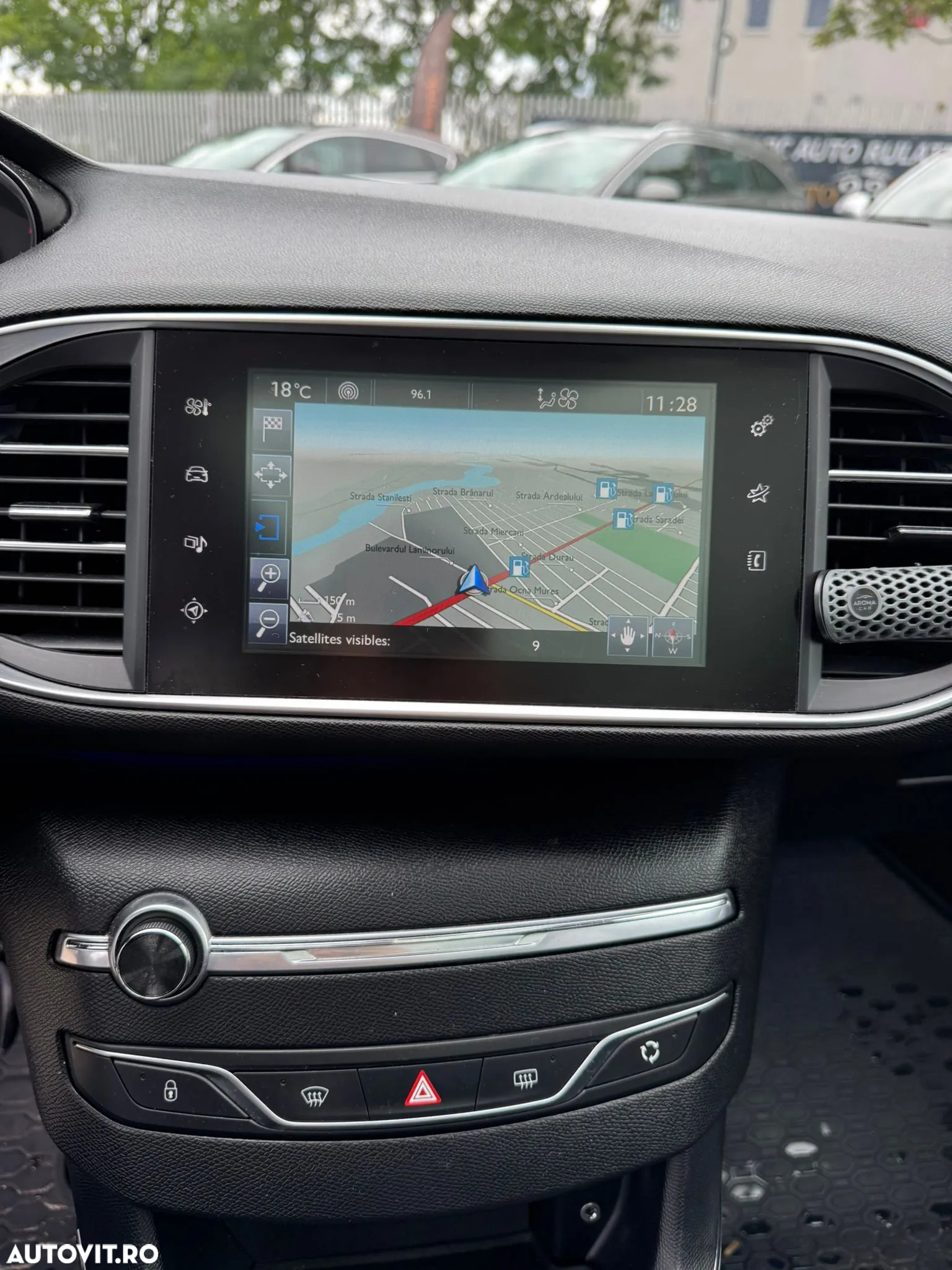 Peugeot 308 1.2 L PureTech Turbo Allure - 11