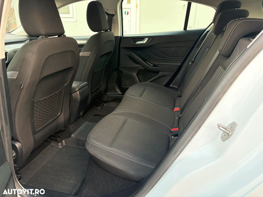 Ford Focus 1.0 EcoBoost Connected - 26