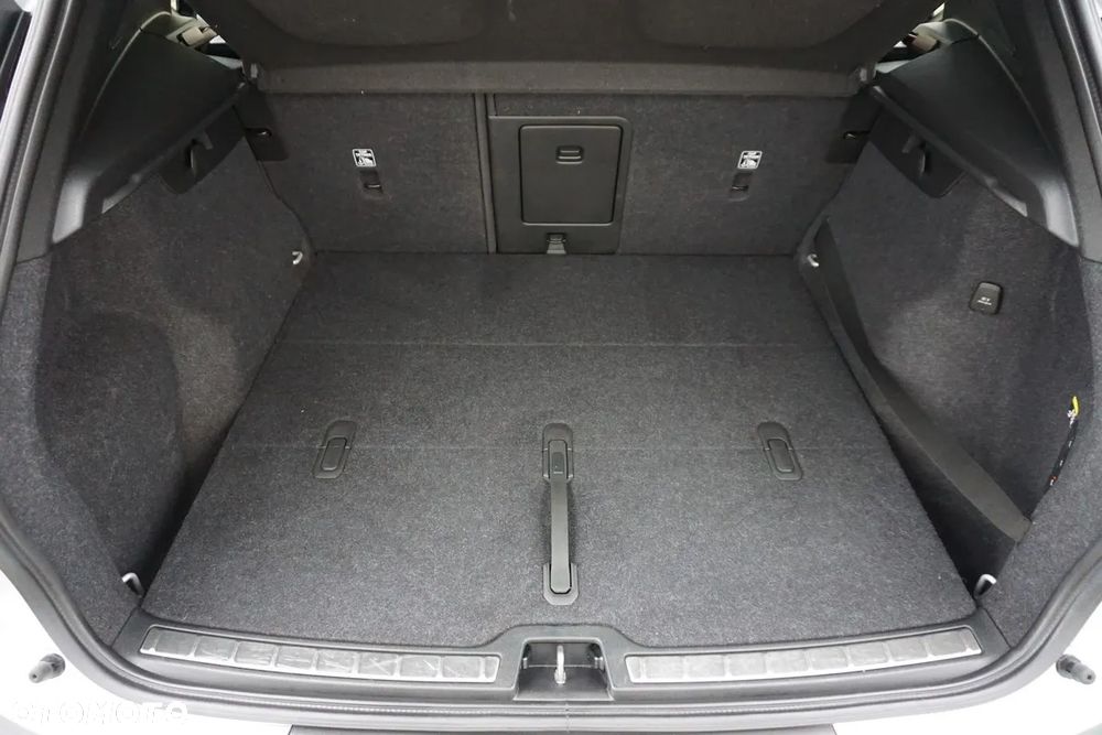 Volvo XC 40 D4 AWD Geartronic R-Design - 39