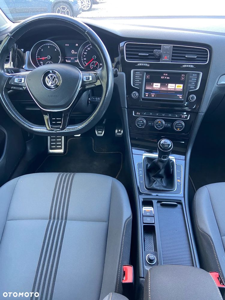 Volkswagen Golf 1.6 TDI BlueMotion Technology Allstar - 24