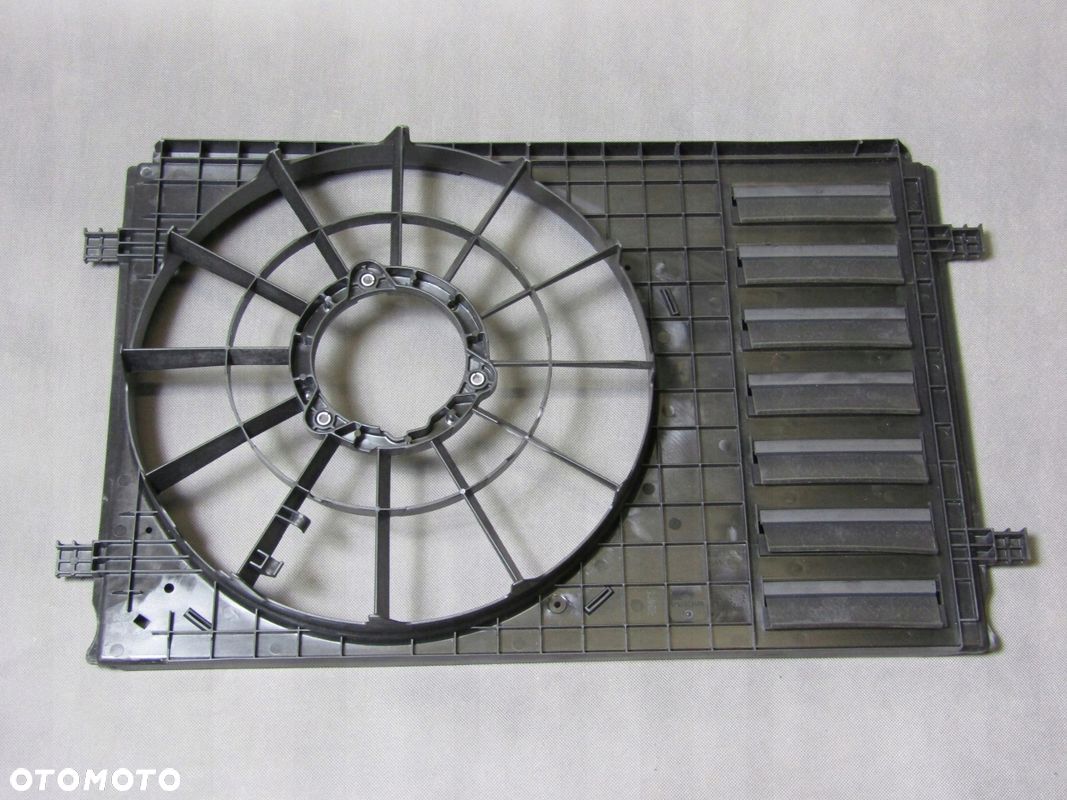 Obudowa wentylatora VW Polo 6C 14 - 18 / 6R 09 - 14 6R0121207B - 1