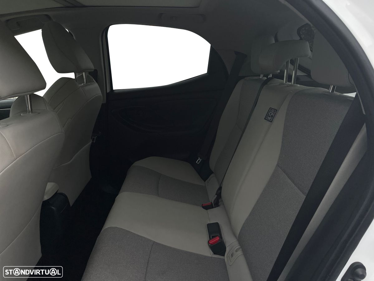 Toyota Yaris 1.5 HDF Luxury - 11