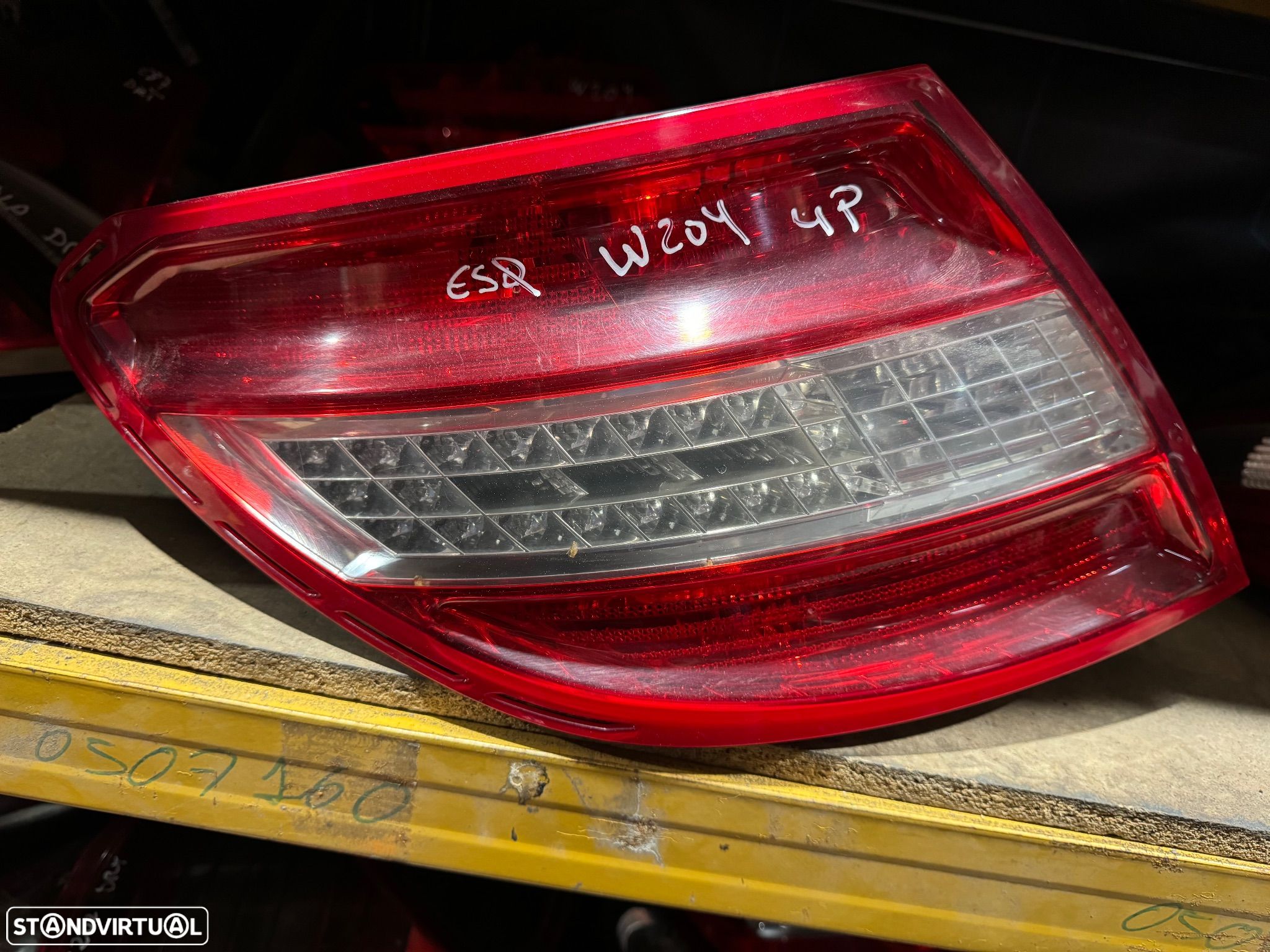 Farolim traseiro esquerdo Mercedes W204 4 portas - 1
