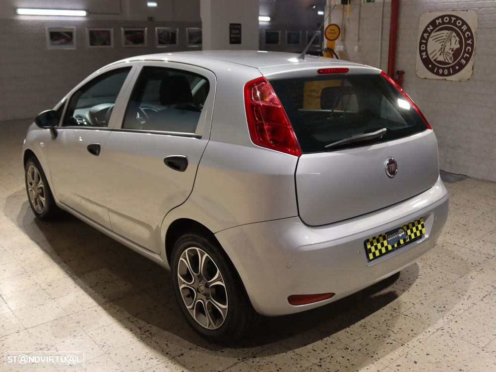 Fiat Punto 1.3 M-Jet Lounge S&S - 30