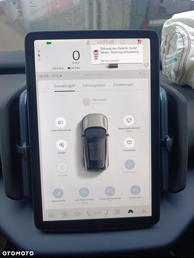 Volvo EX30 Single Motor Extended Range RWD Plus - 11