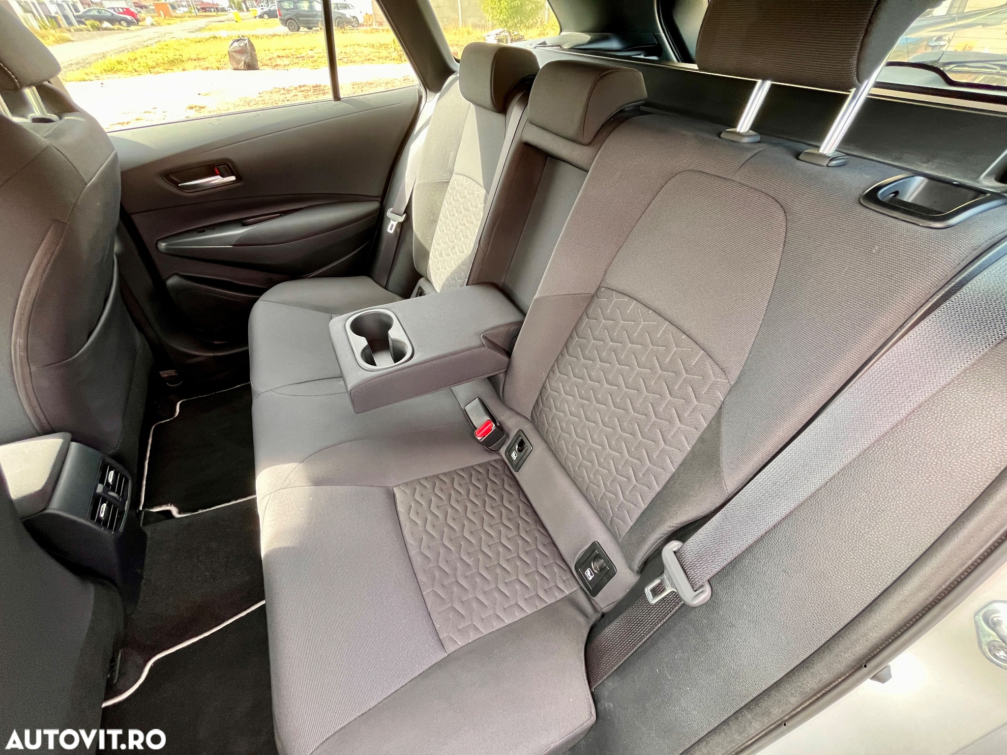 Toyota Corolla 1.8 Hybrid Touring Sports Business Edition - 9