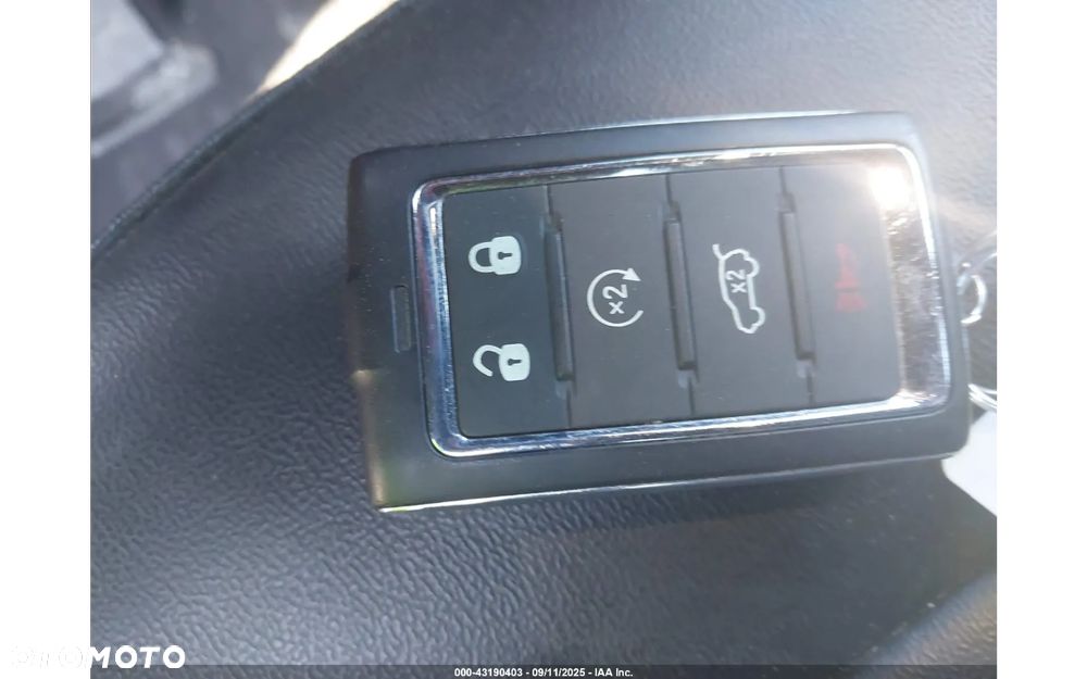 Jeep Grand Cherokee - 16