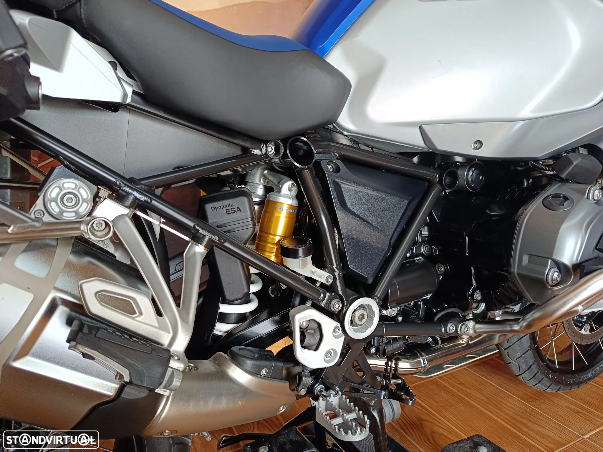 BMW R 1200 GS Adventure TFT Connectivity - 12