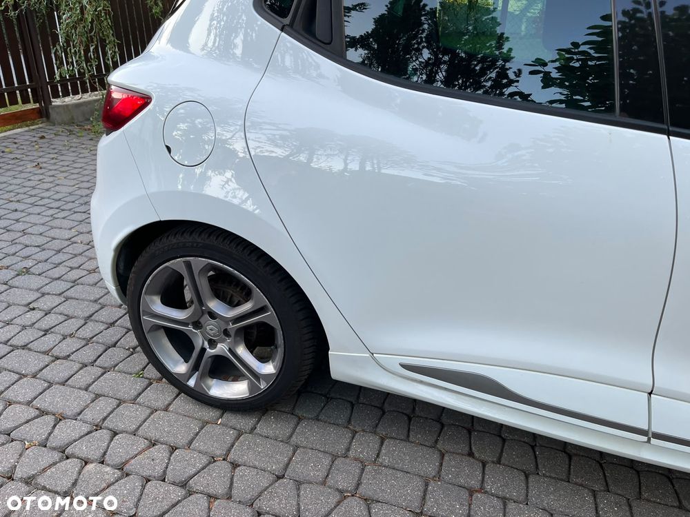 Renault Clio - 23