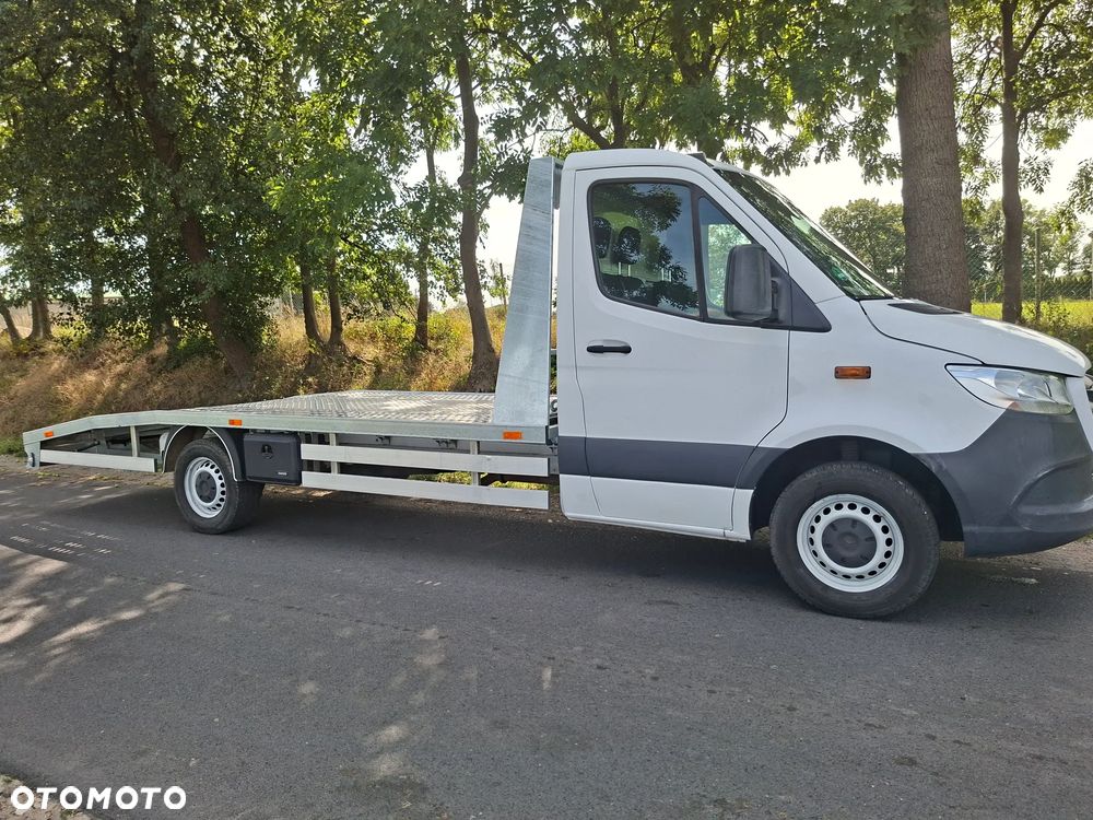 Mercedes-Benz Sprinter - 2