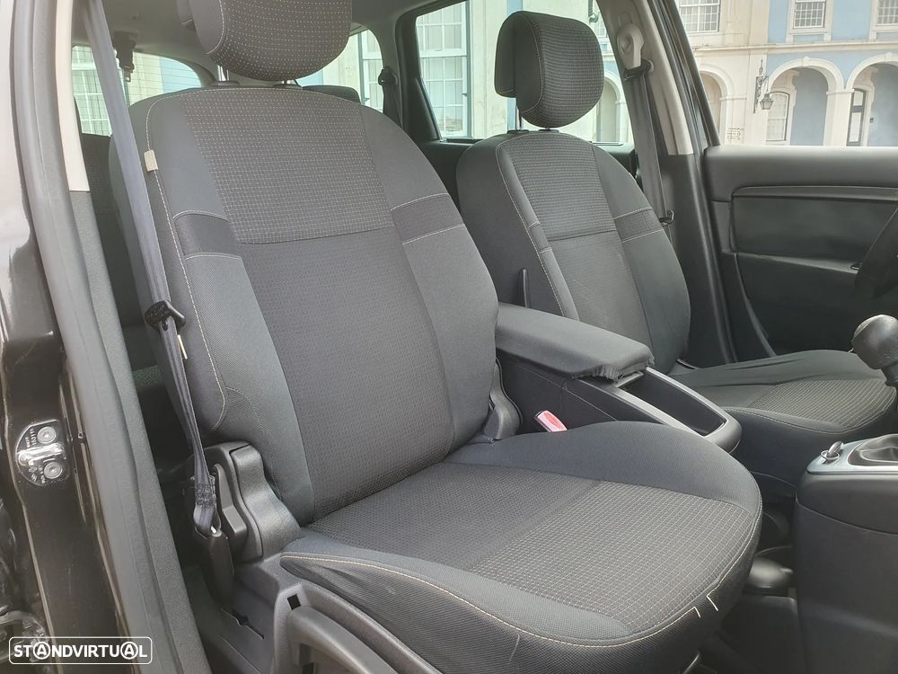 Renault Grand Scénic 1.5 dCi Dynamique S 7L - 28