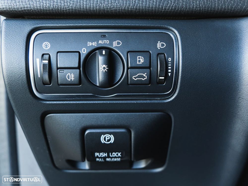 Volvo XC 60 D4 Geartronic Summum - 28