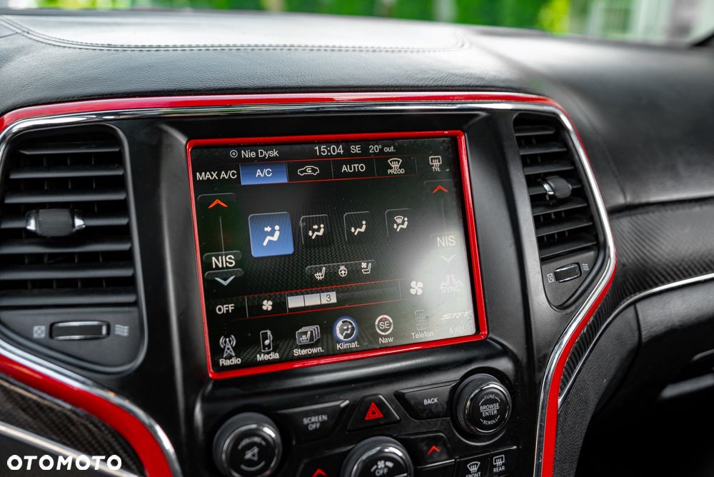 Jeep Grand Cherokee SRT8 - 37