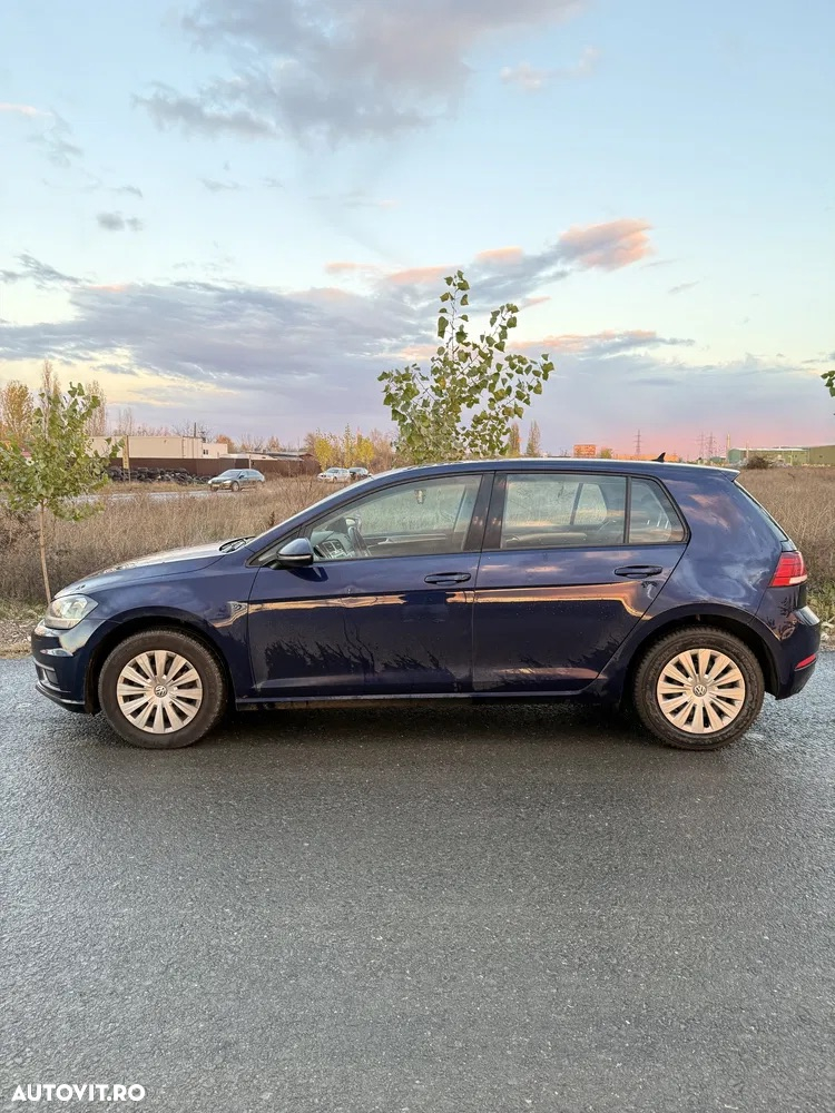 Volkswagen Golf - 2
