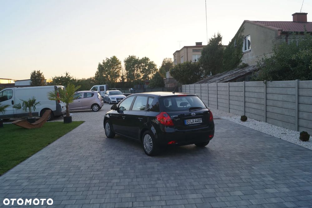 Kia Ceed - 26