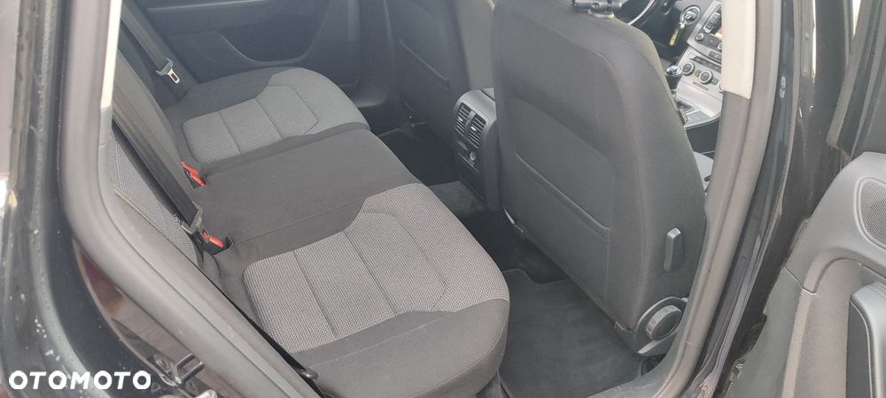 Volkswagen Passat 2.0 TDI DPF BlueMotion Technology Comfortline - 5