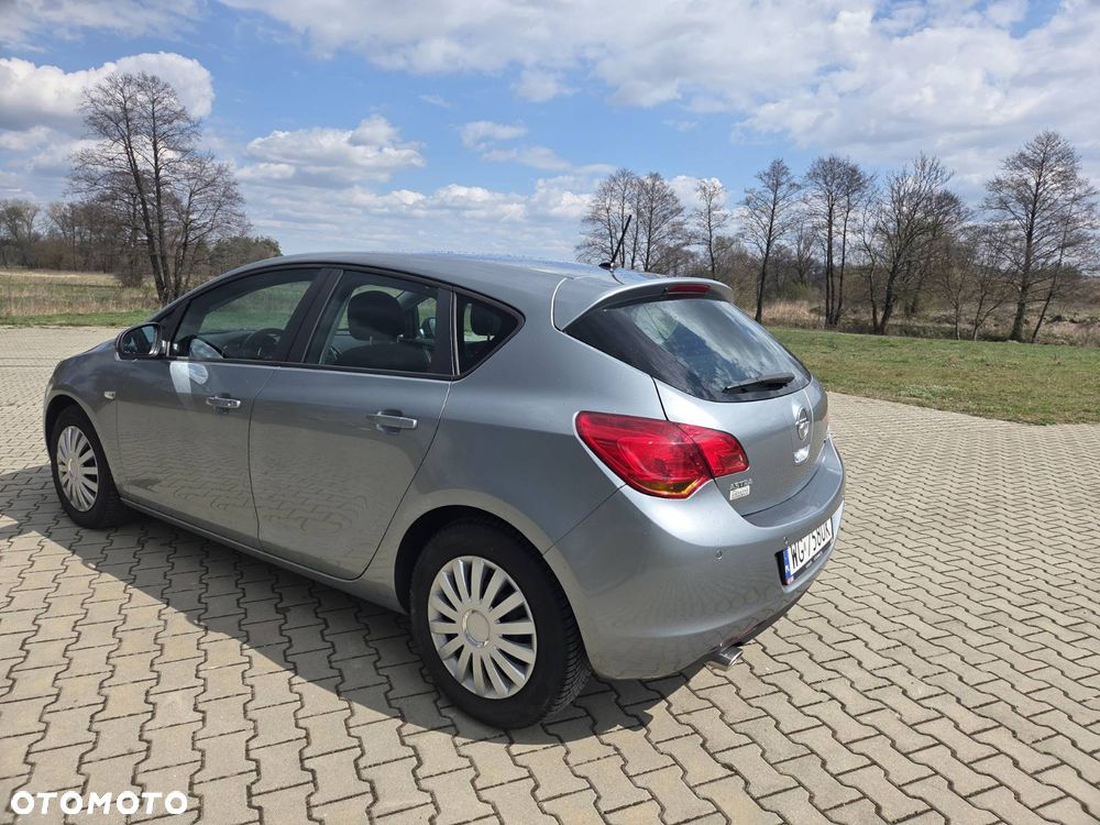 Opel Astra 1.4 T Cosmo - 5