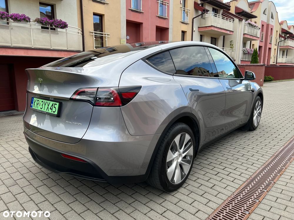 Tesla Model Y - 19