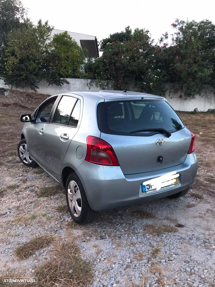 Toyota Yaris 1.0 VVT-i - 2