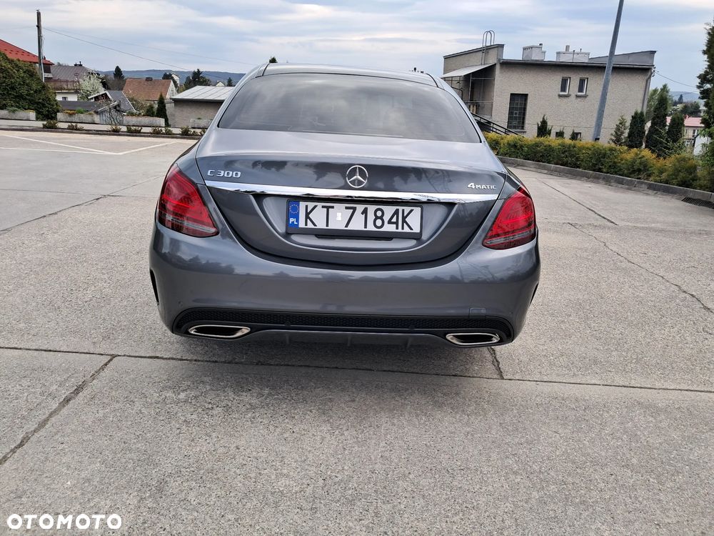 Mercedes-Benz Klasa C 300 4Matic 9G-TRONIC Exclusive - 5