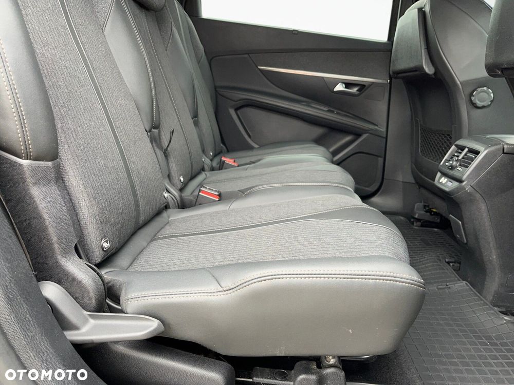 Peugeot 5008 - 21