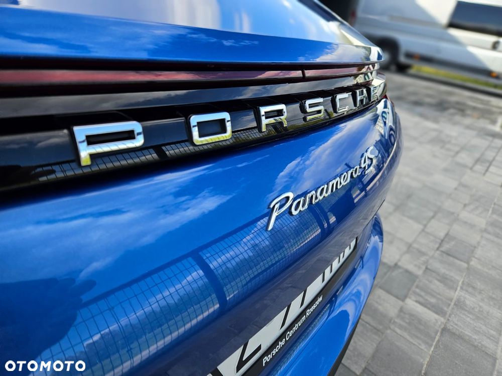 Porsche Panamera 4S - 25