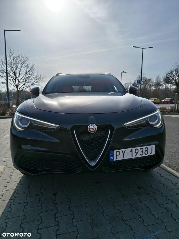 Alfa Romeo Stelvio - 1