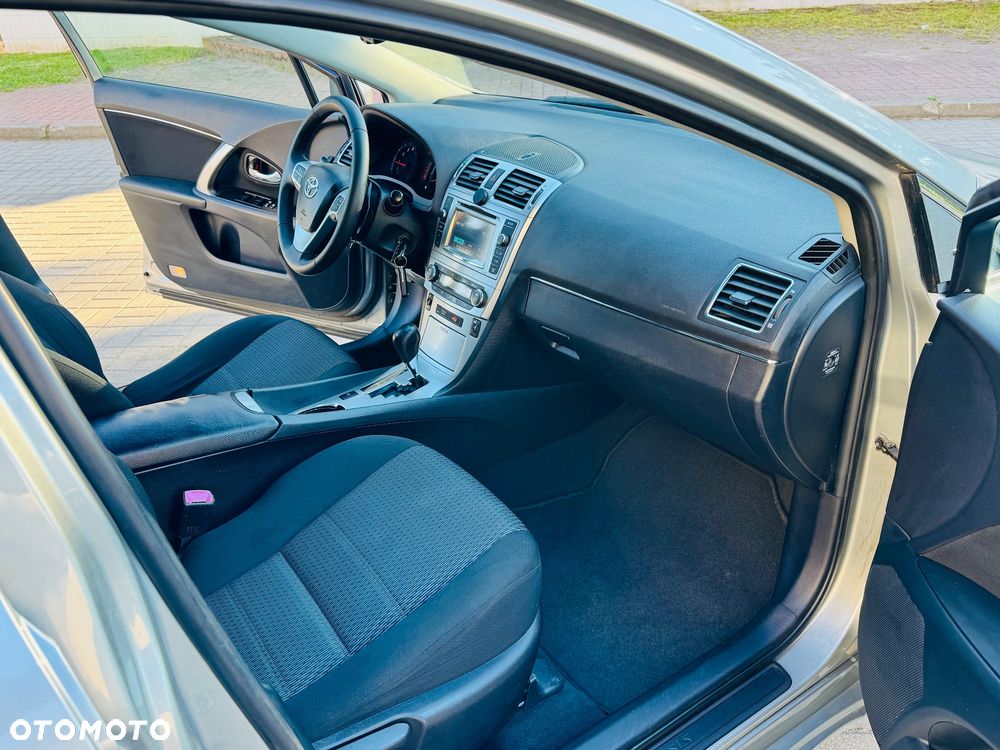 Toyota Avensis 1.8 Premium MS - 15