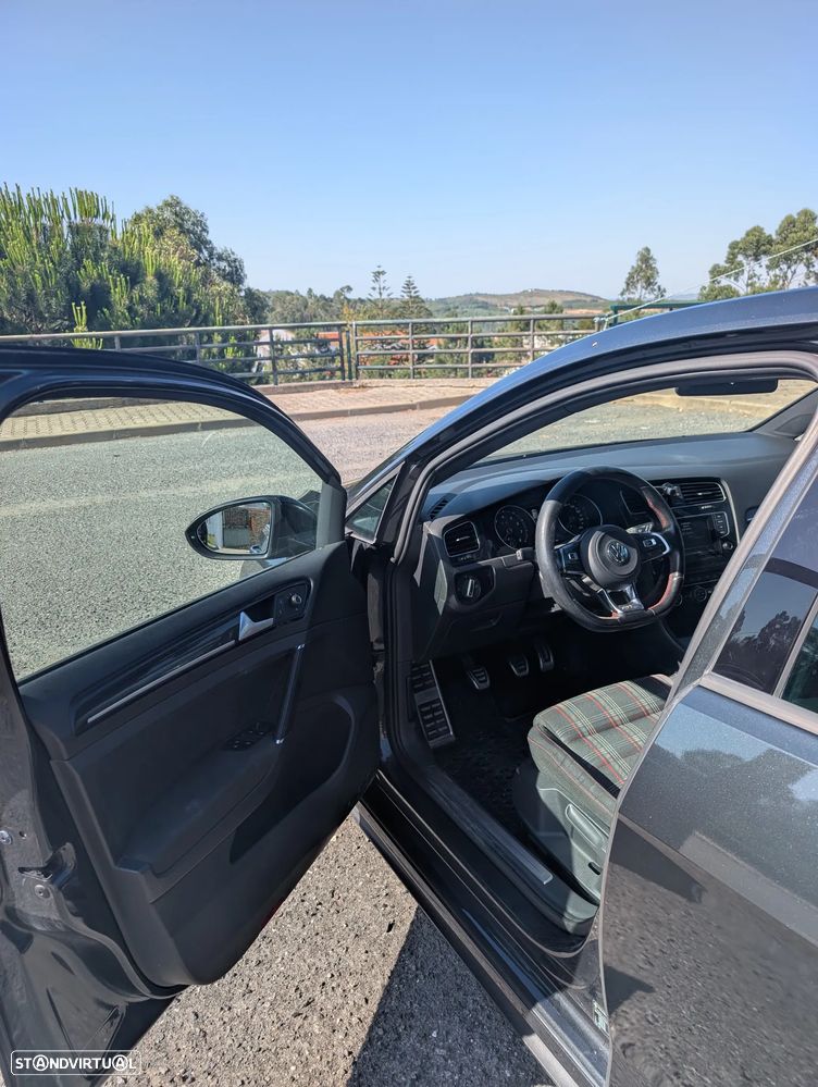 VW Golf GTI BlueMotion - 19