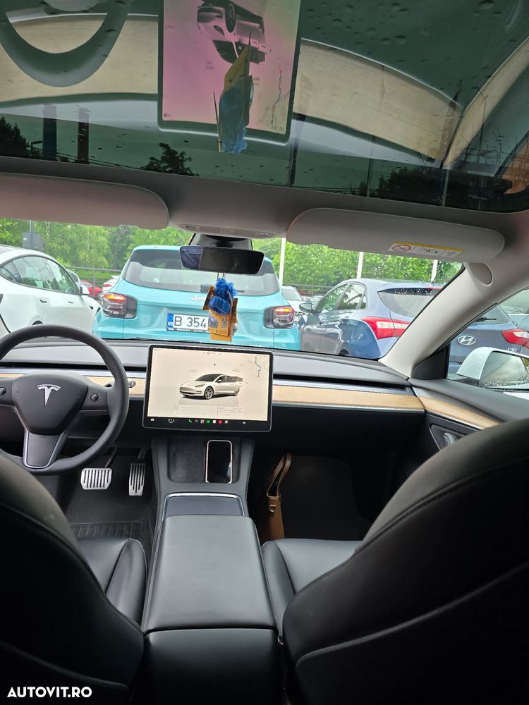 Tesla Model 3 - 7