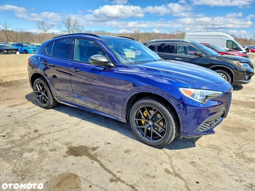 Alfa Romeo Stelvio 2.0 Turbo 16V AT8-Q4 Veloce Ti - 2