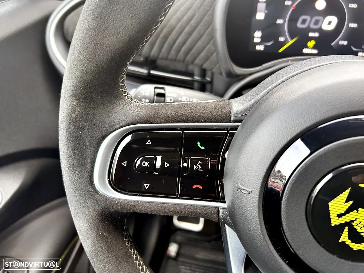 Abarth 500e Scorpionissima - 16