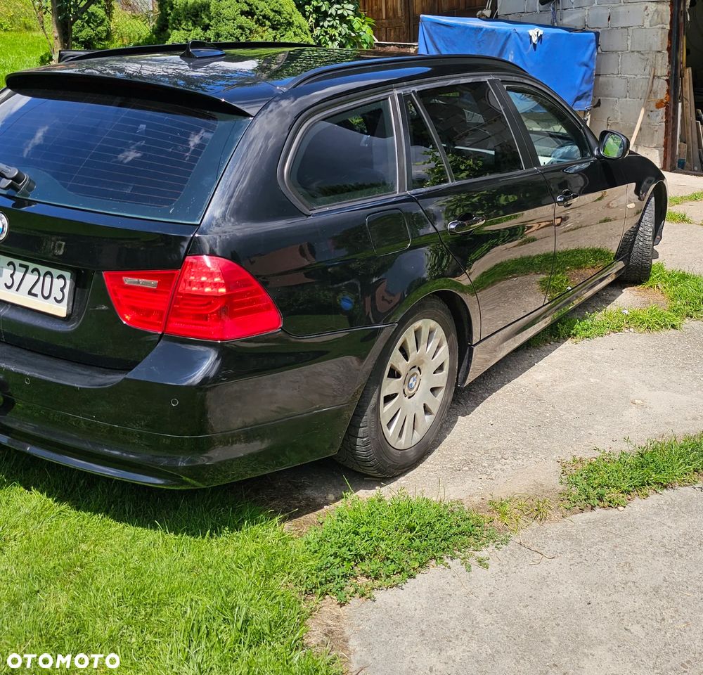 BMW Seria 3 318d - 3