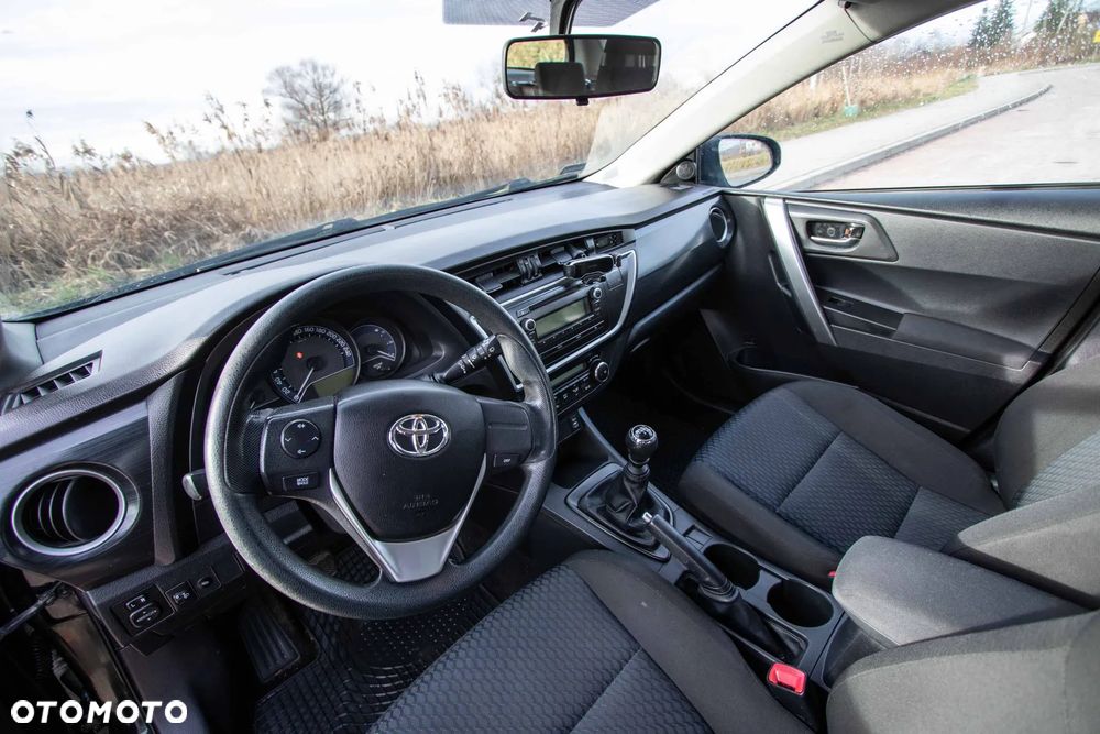 Toyota Auris - 12