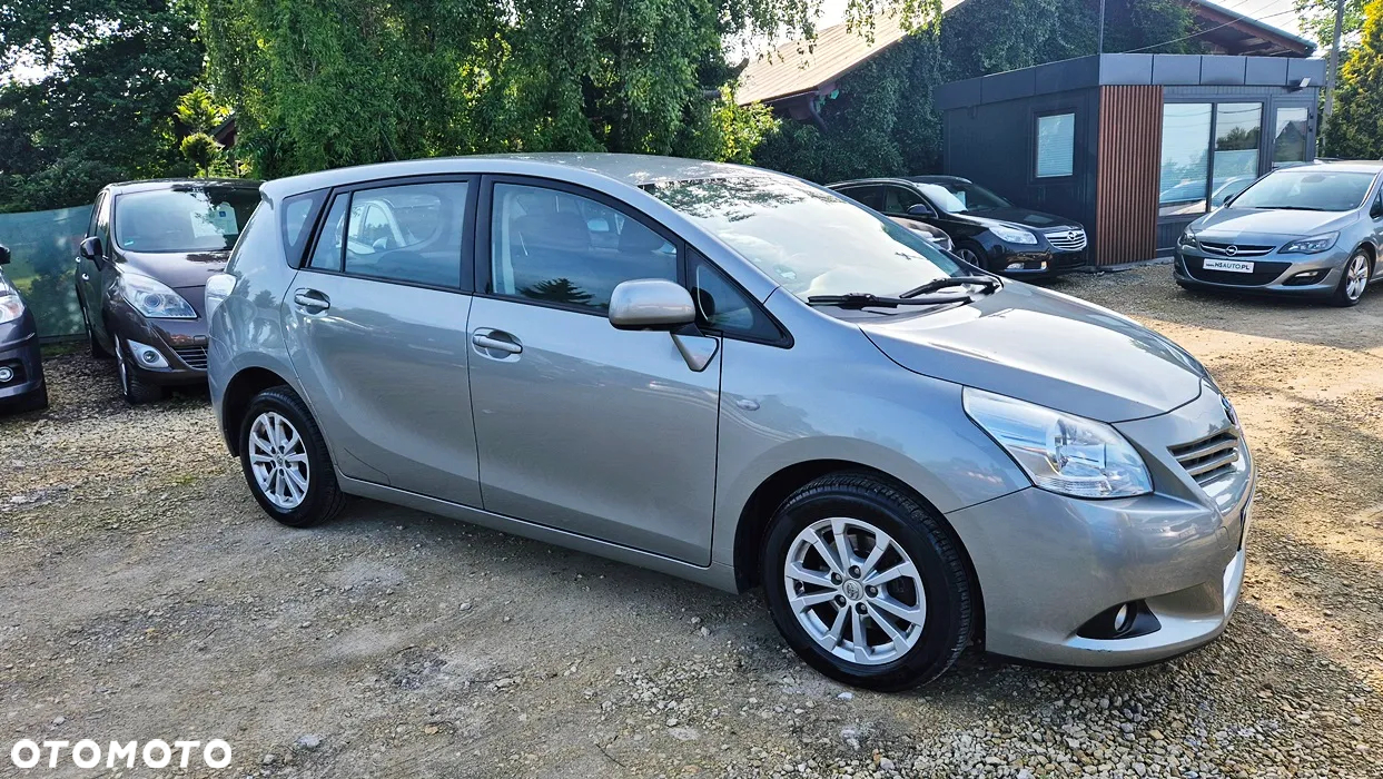 Toyota Verso 1.8 Executive - 9