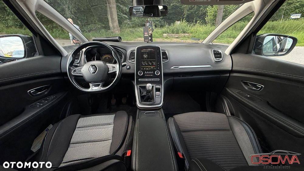 Renault Grand Scenic - 38